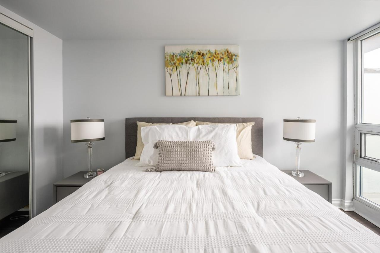 Globalstay Yonge St Condos Toronto Extérieur photo