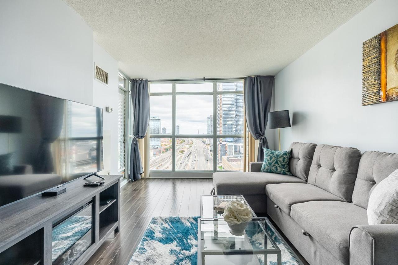 Globalstay Yonge St Condos Toronto Extérieur photo