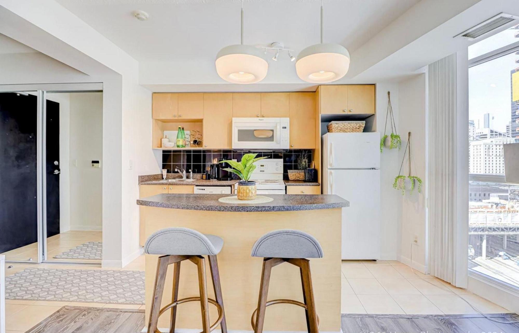 Globalstay Yonge St Condos Toronto Extérieur photo